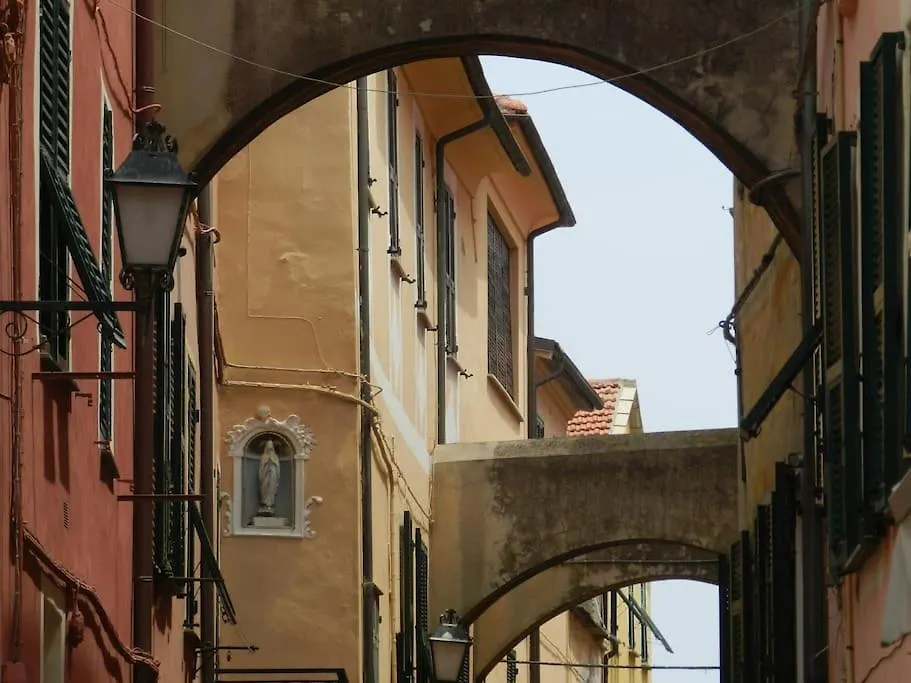 Appartamento Sea View, In The Old Town Santo Stefano Al Mare Italia